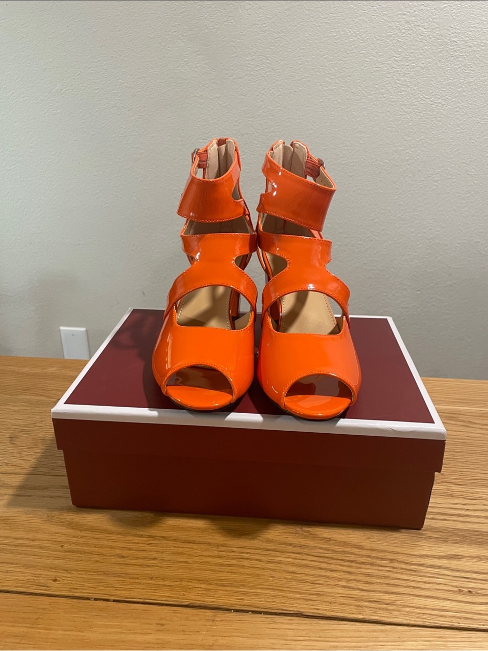 NWOT Woman Orange Gladiator Peep Toe Chunky Heels, Size 39/8.5